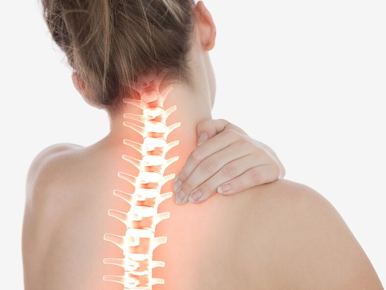 Cervikální osteochondróza se projevuje jako tupá nebo ostrá bolest